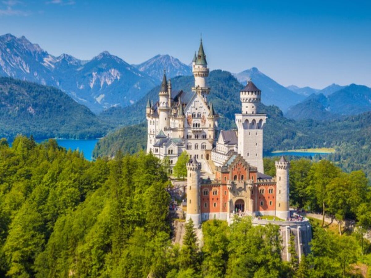 La Piu Spettacolare Castelli In Germania Salva A Train