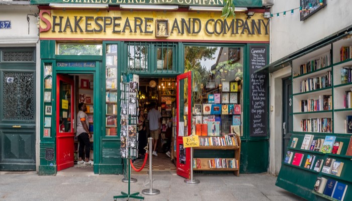 слика на шармантни продавници за книги во Европа
