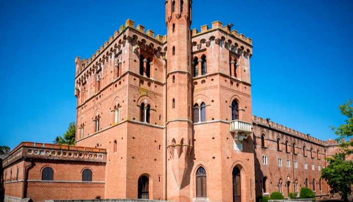 القلاع القصص الخيالية في إيطاليا
