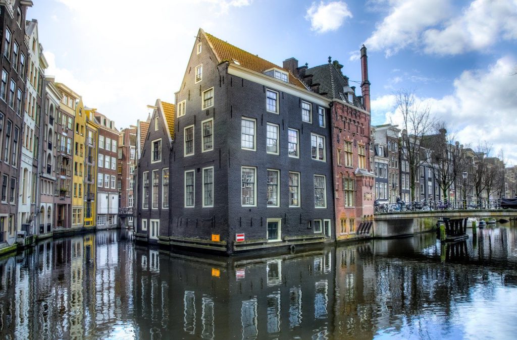 Amsterdam house on canals