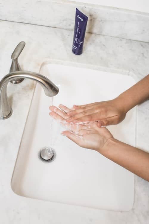 wash your hands if you want to travel safely during the coronavirus outbreak
