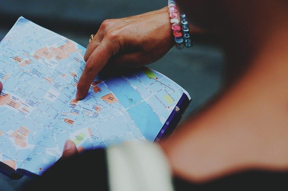 planejar uma viagem com um mapa
