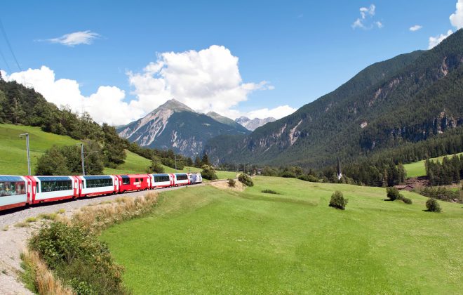 vonat utazás Alpok nézet
