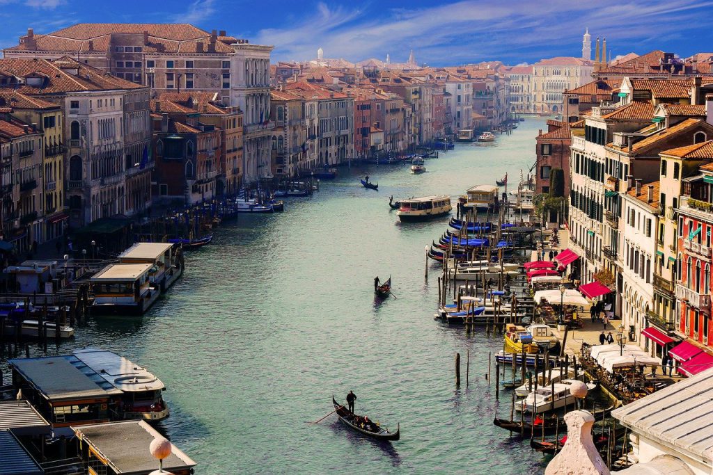 Venice Canals are the Best free walking tours Europe