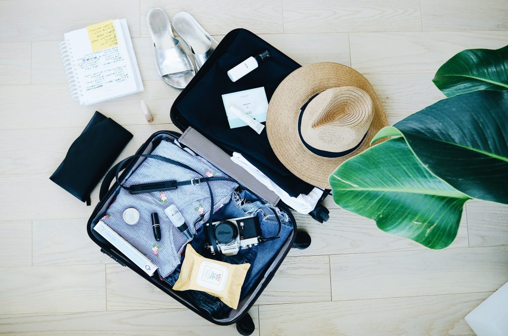 Sustainable Traveling by packing reusable items