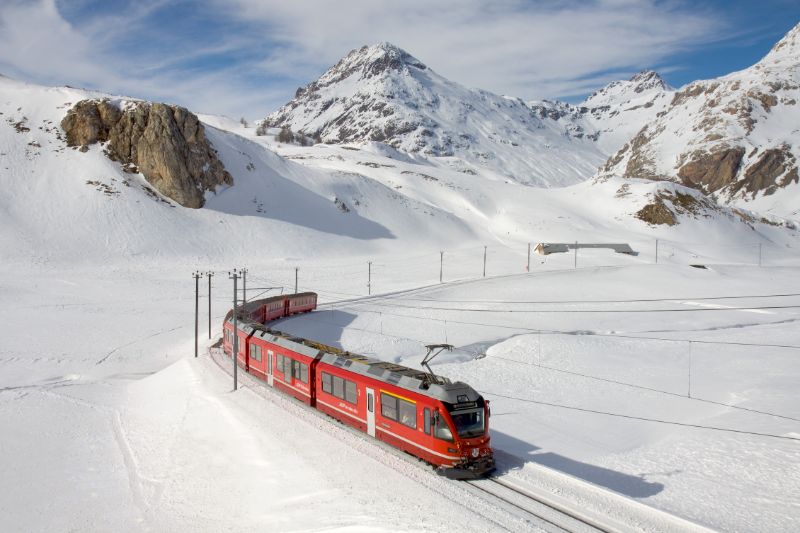 Sbb train in the snow